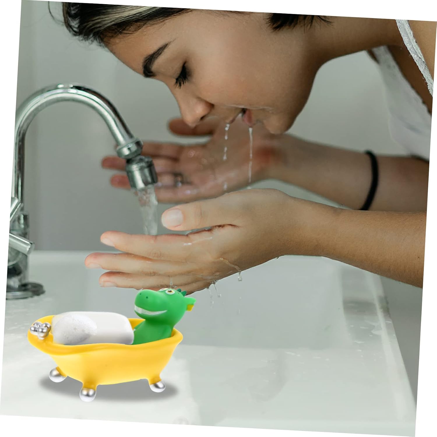 Adorable Dinosaur Soap Drain Container for Kids 1