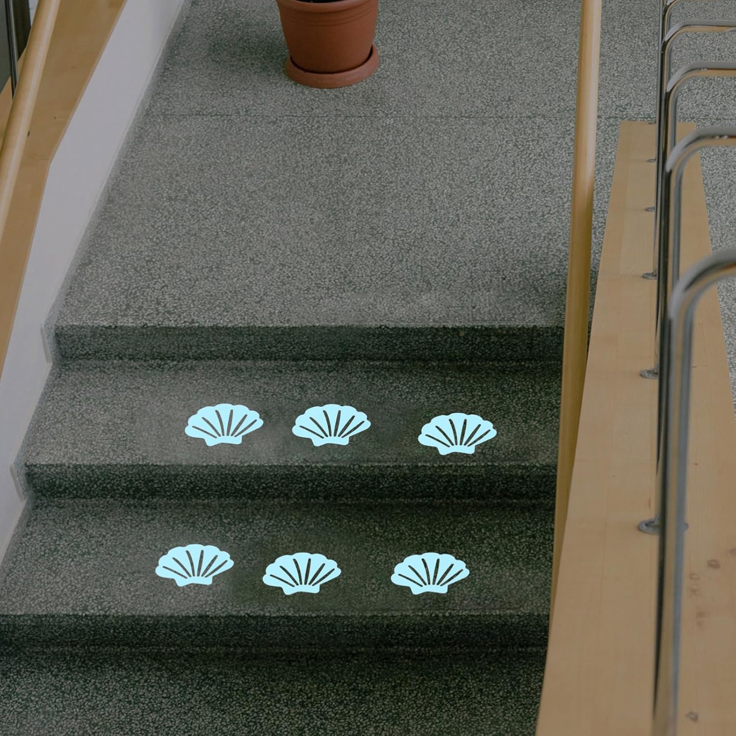 Zerodeko Non-Slip Bathtub Stickers with Shell Design
